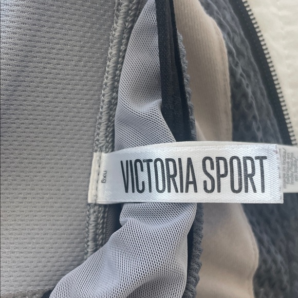 Women's Zipper Front Sports Bra - Black and Gray - Picture 7 of 8